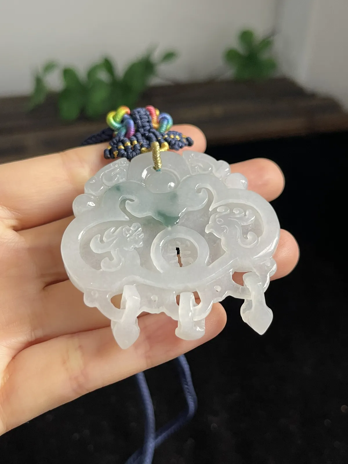 翡翠冰糯种飘绿吊坠