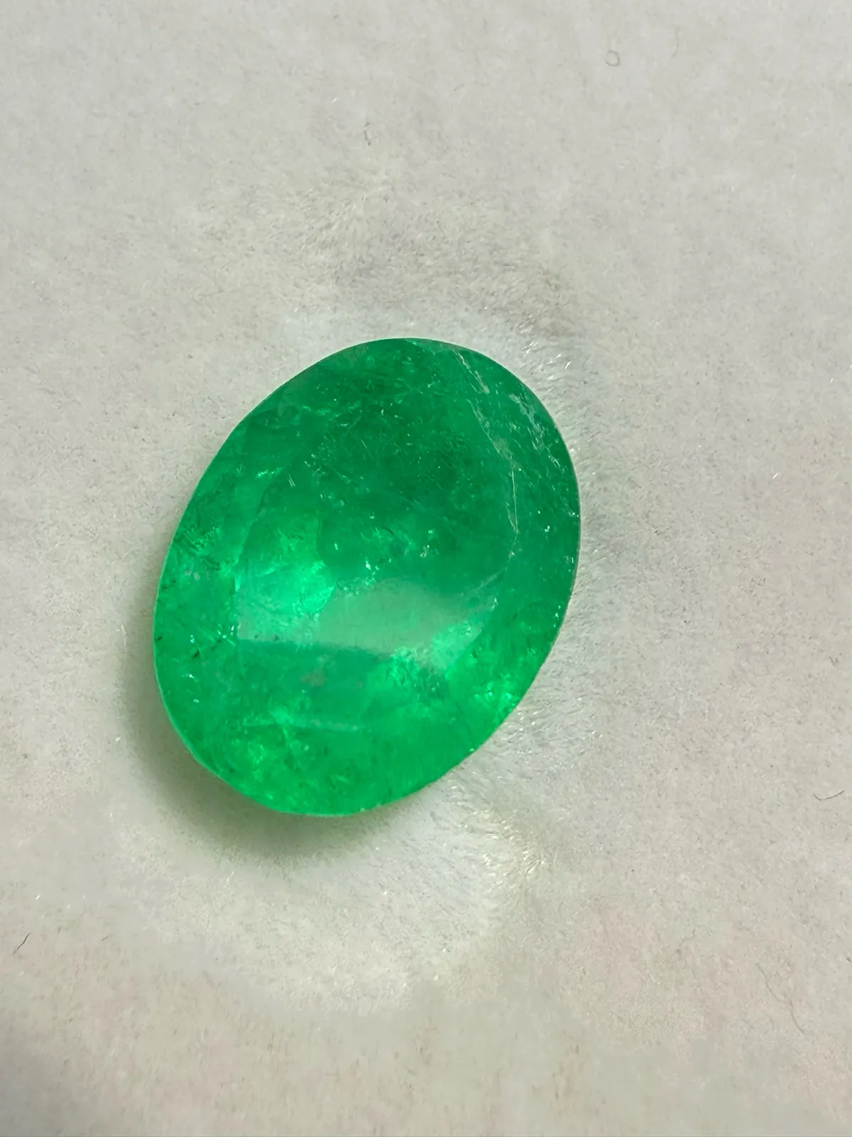 6.345ct天然哥伦比亚祖母绿裸石，尺寸13.3*10.3*7.3 毫米，晶体微棉，颜色美艳