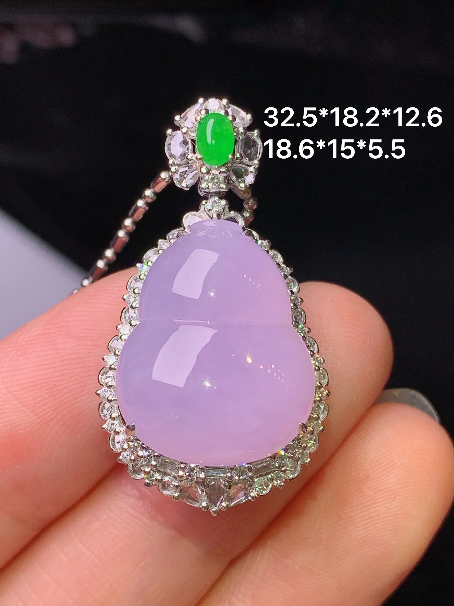 18k金钻镶嵌紫罗兰葫芦吊坠 玉质细腻 水润亮眼 色泽艳丽 整体尺寸32.5*18.2*12.6