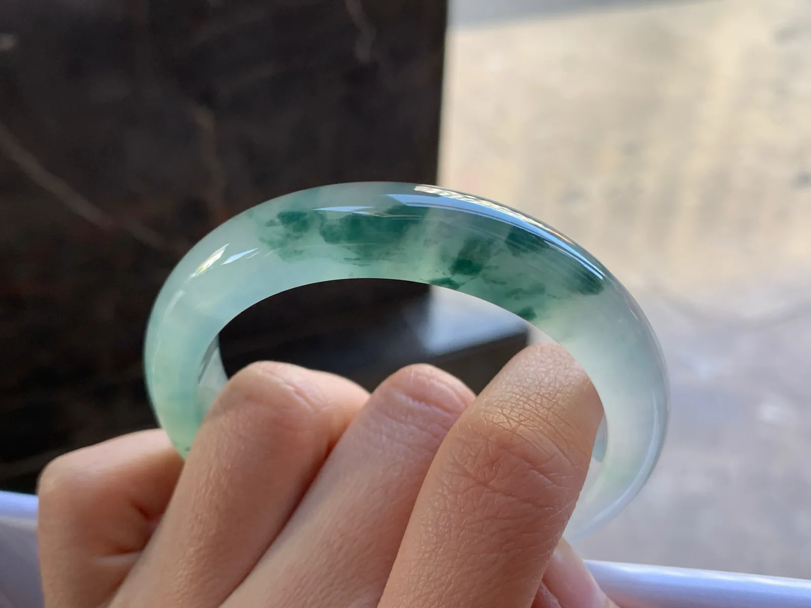 55-12.5-8.5

冰蓝花手镯^_^飘花浓郁