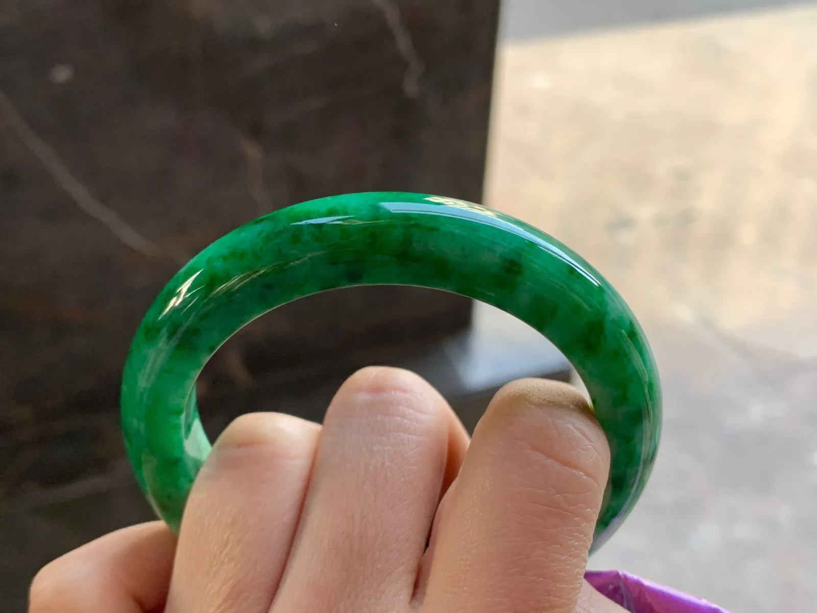 56-12-9.2

辣绿色手镯^_^颜色浓郁 鲜艳