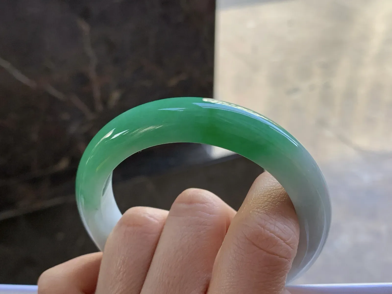 56-12.4-8.9

辣绿色手镯^_^颜色浓郁 鲜艳