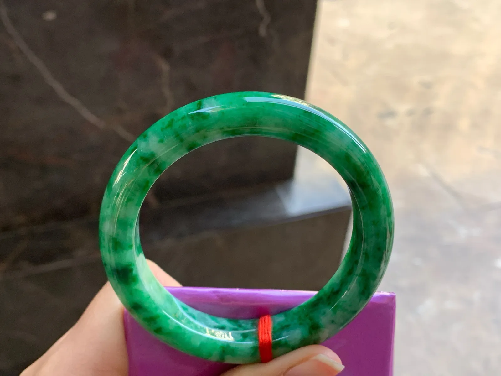 56-12-9.2

辣绿色手镯^_^颜色浓郁 鲜艳