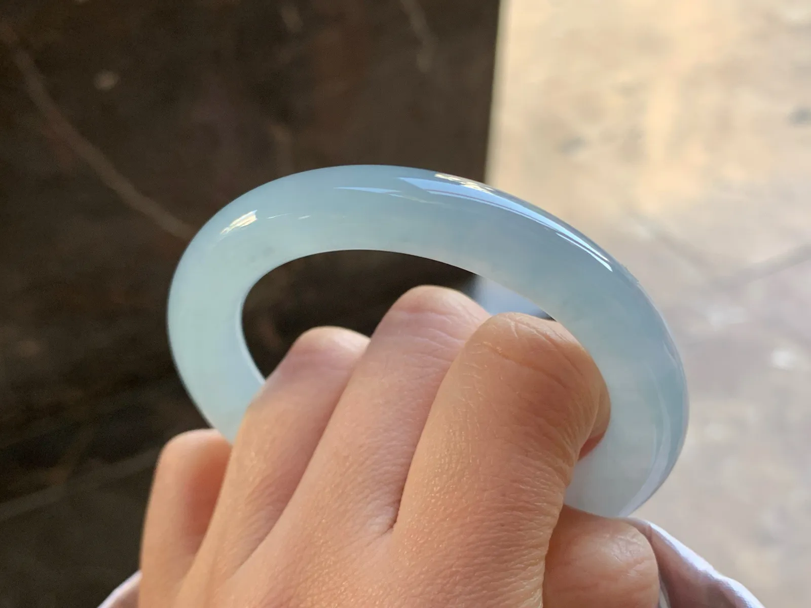 52-9.9

冰蓝圆条手镯^_^起光