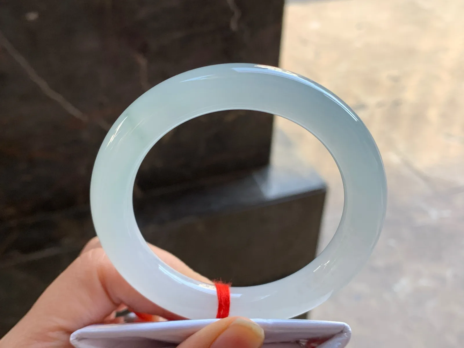 56-10.8

冰种圆条手镯^_^清新冰透