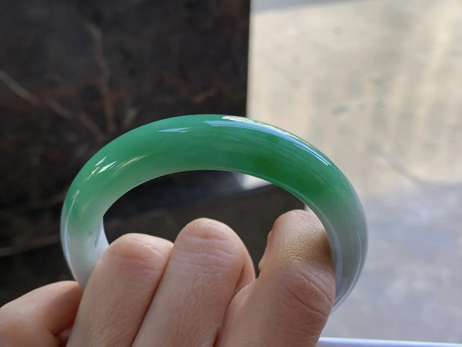 56-12.4-8.9

辣绿色手镯^_^颜色浓郁 鲜艳