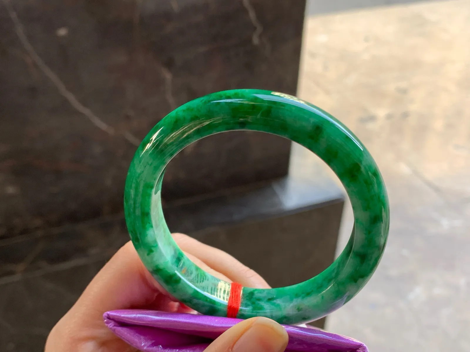 56-12-9.2

辣绿色手镯^_^颜色浓郁 鲜艳