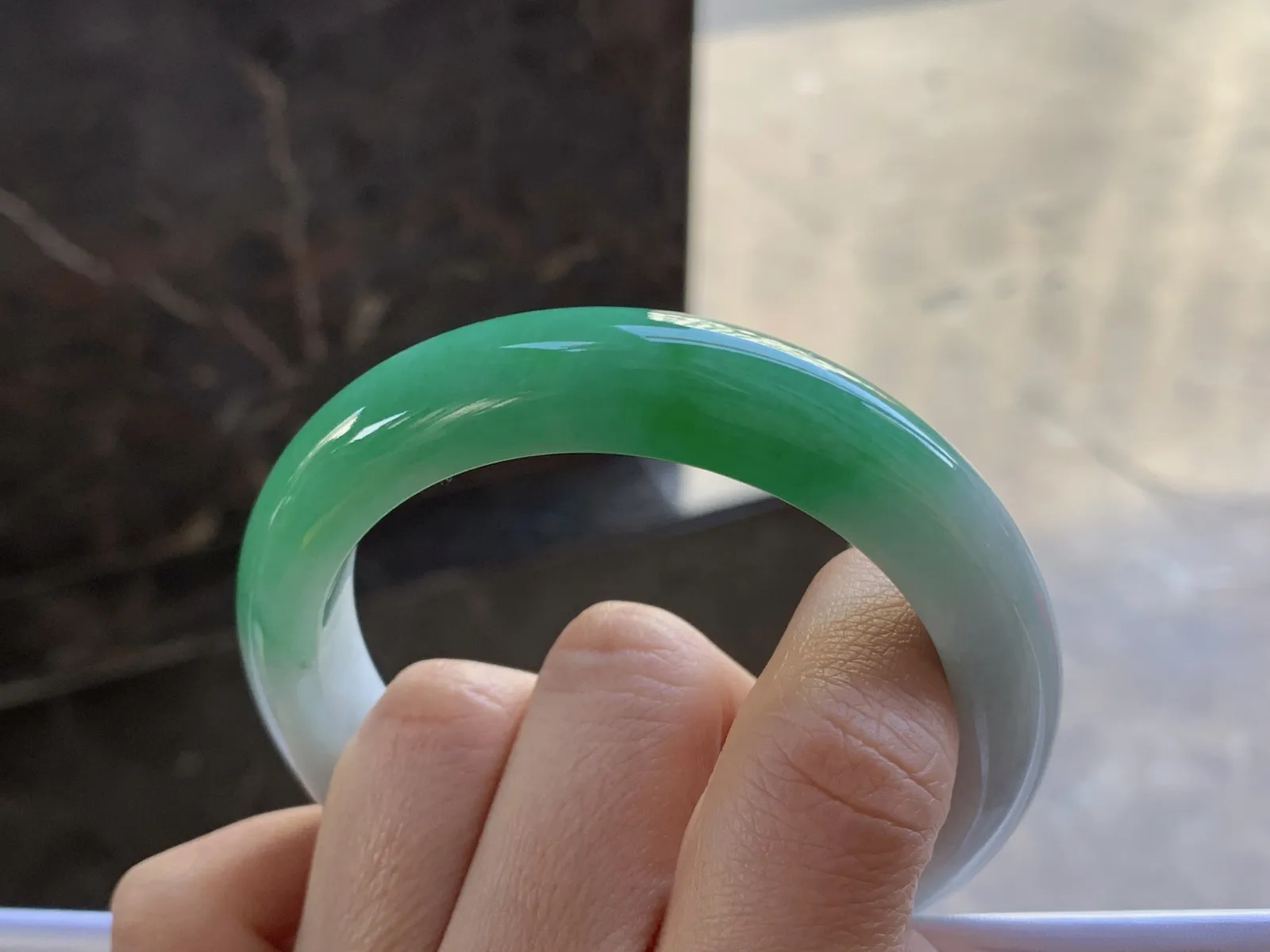 56-12.4-8.9

辣绿色手镯^_^颜色浓郁 鲜艳