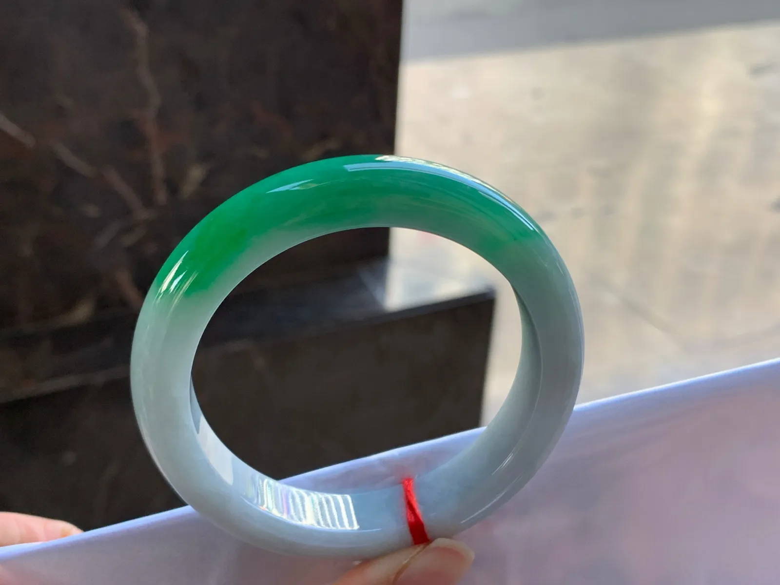 56-12.4-8.9

辣绿色手镯^_^颜色浓郁 鲜艳