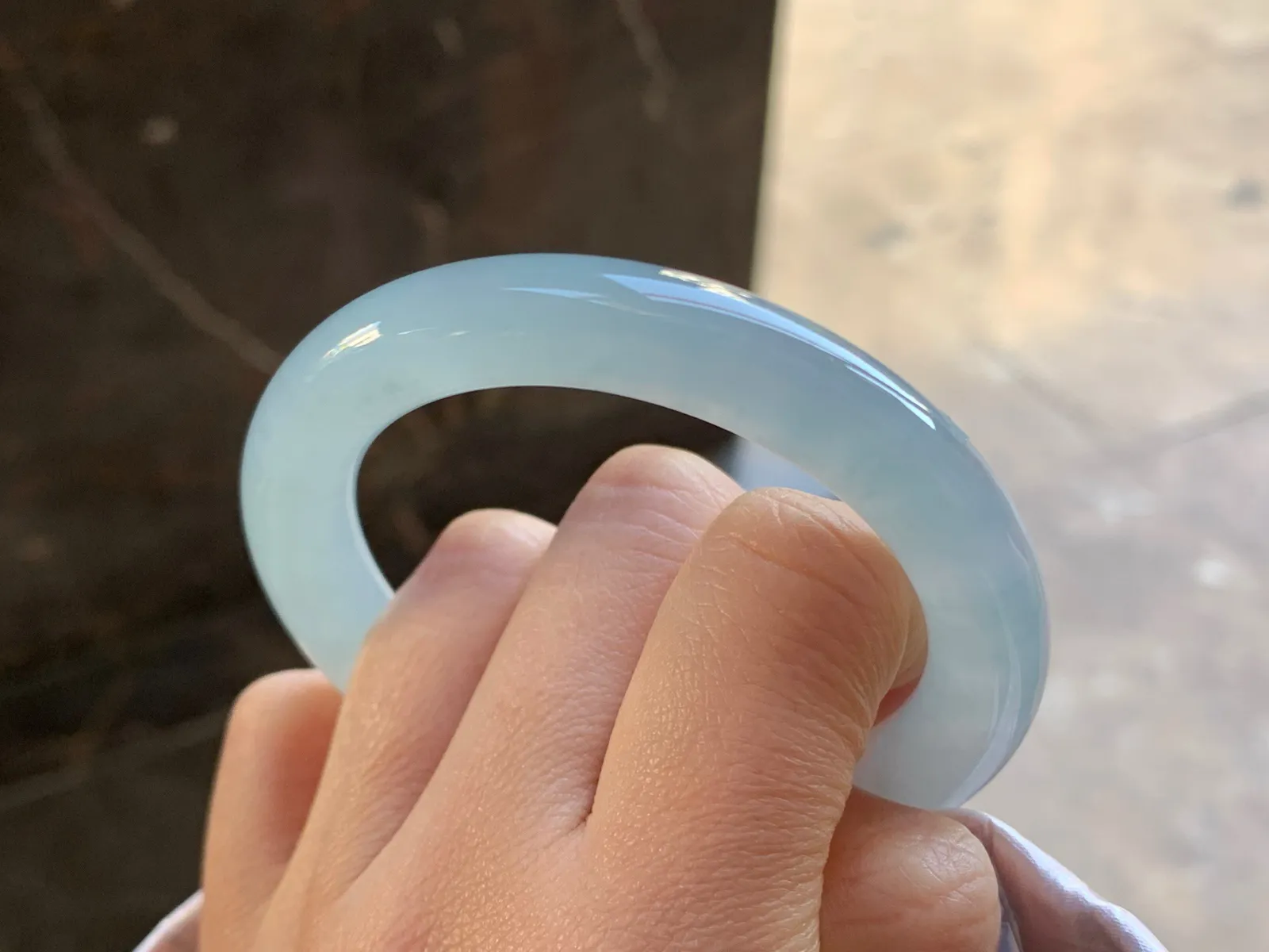 52-9.9

冰蓝圆条手镯^_^起光