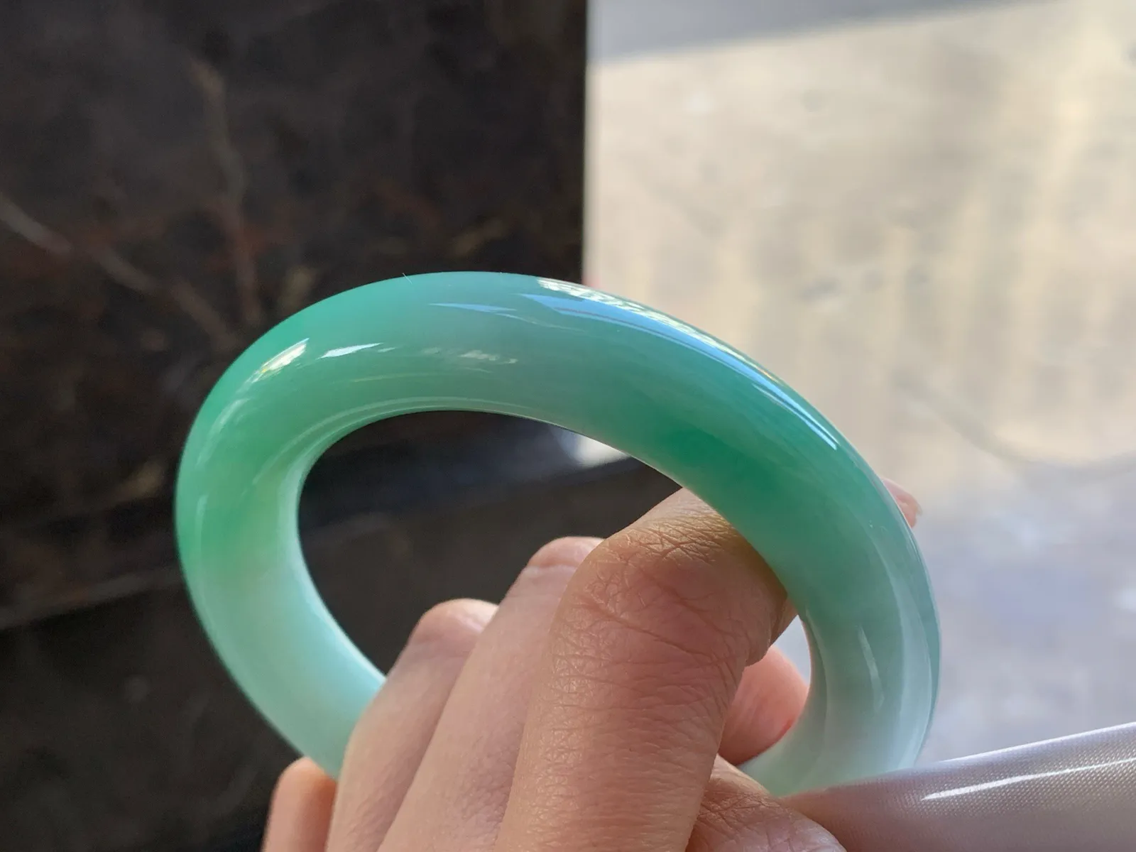 55-12.5

绿色圆条手镯^_^