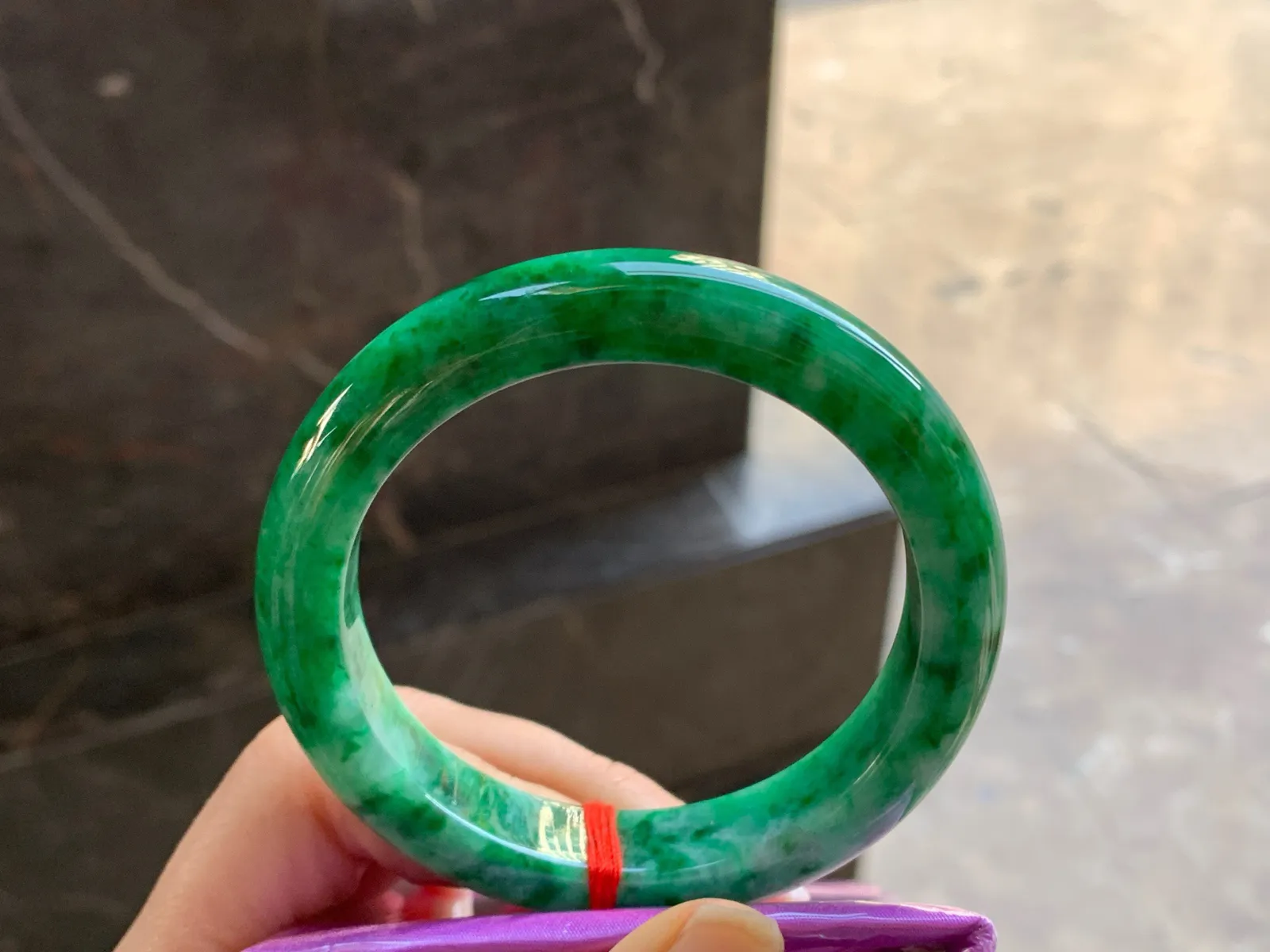 56-12-9.2

辣绿色手镯^_^颜色浓郁 鲜艳