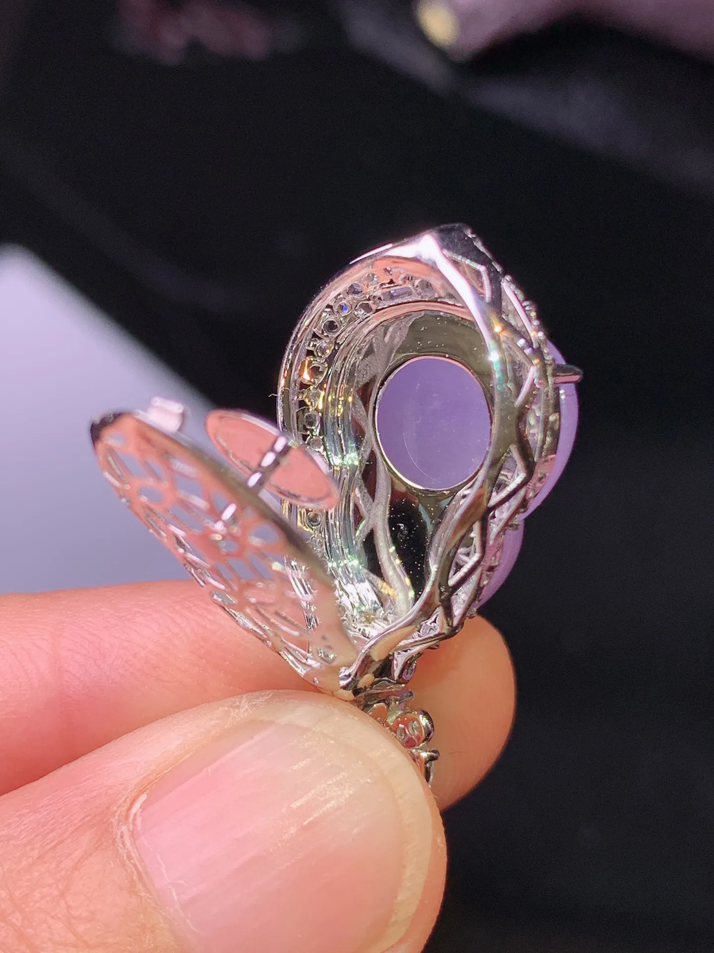 18k金钻镶嵌紫罗兰葫芦吊坠 玉质细腻 水润亮眼 色泽艳丽 整体尺寸30.3*14.8*11.6