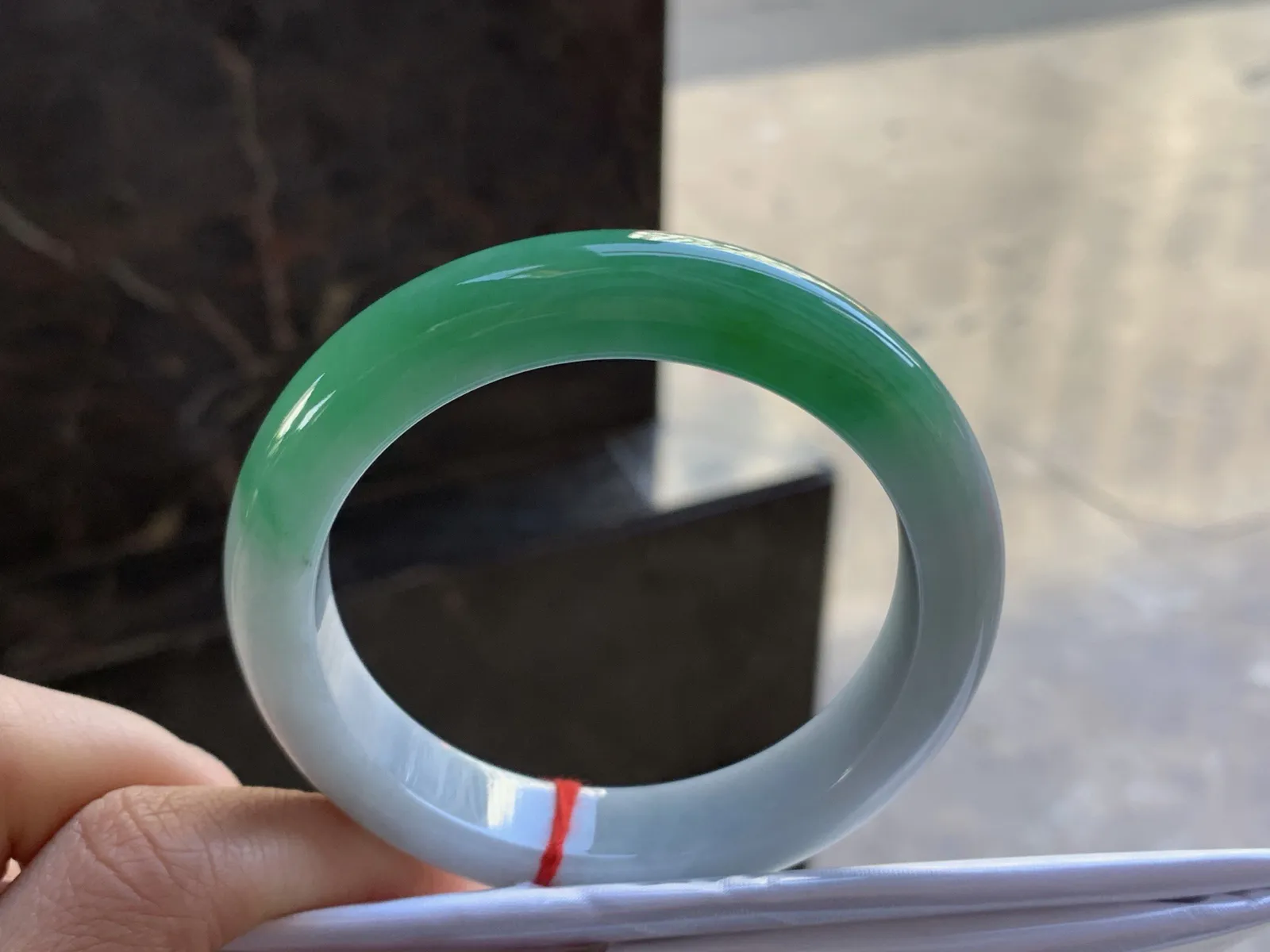 56-12.4-8.9

辣绿色手镯^_^颜色浓郁 鲜艳