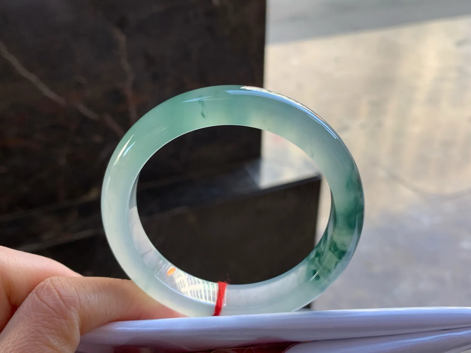 55-12.5-8.5

冰蓝花手镯^_^飘花浓郁