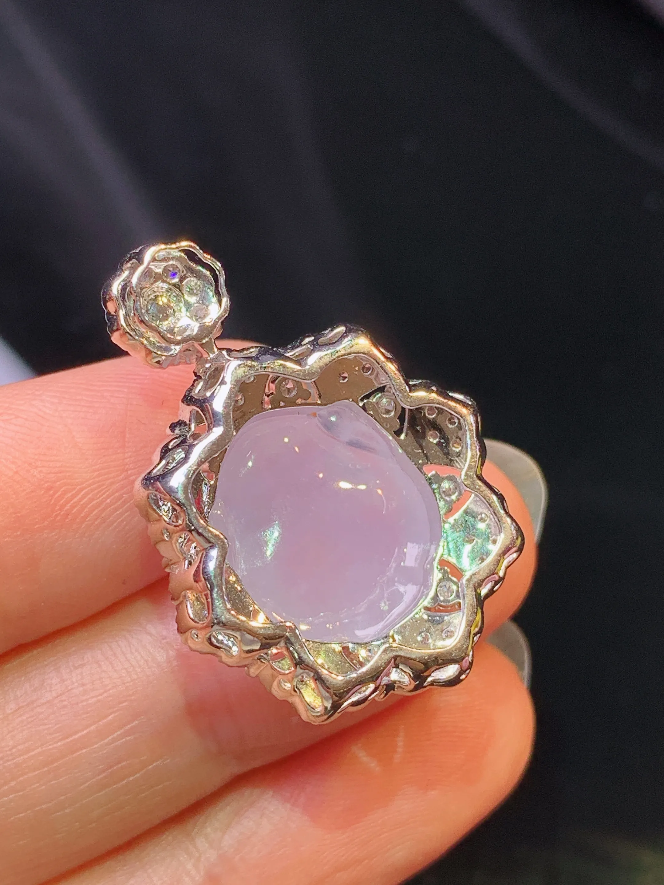 18k金钻镶嵌紫罗兰貔貅吊坠 玉质细腻 水润亮眼 整体尺寸30.2*22*11.3