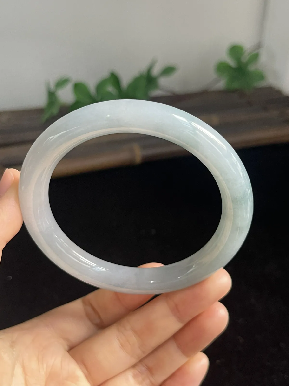 圆镯58.6圈口，翡翠手镯