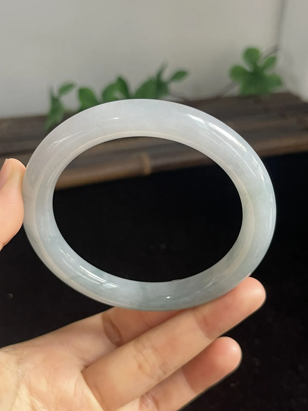 圆镯58.6圈口，翡翠手镯