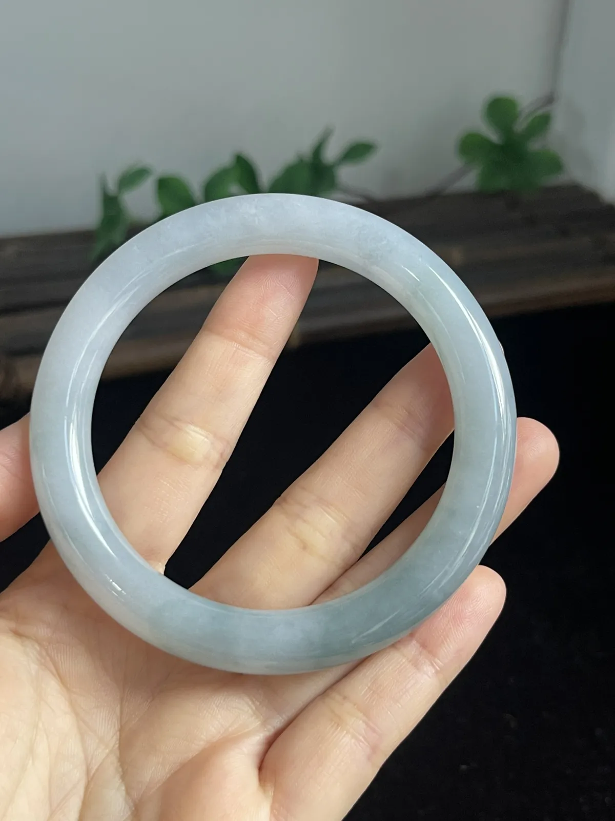 圆镯58.6圈口，翡翠手镯