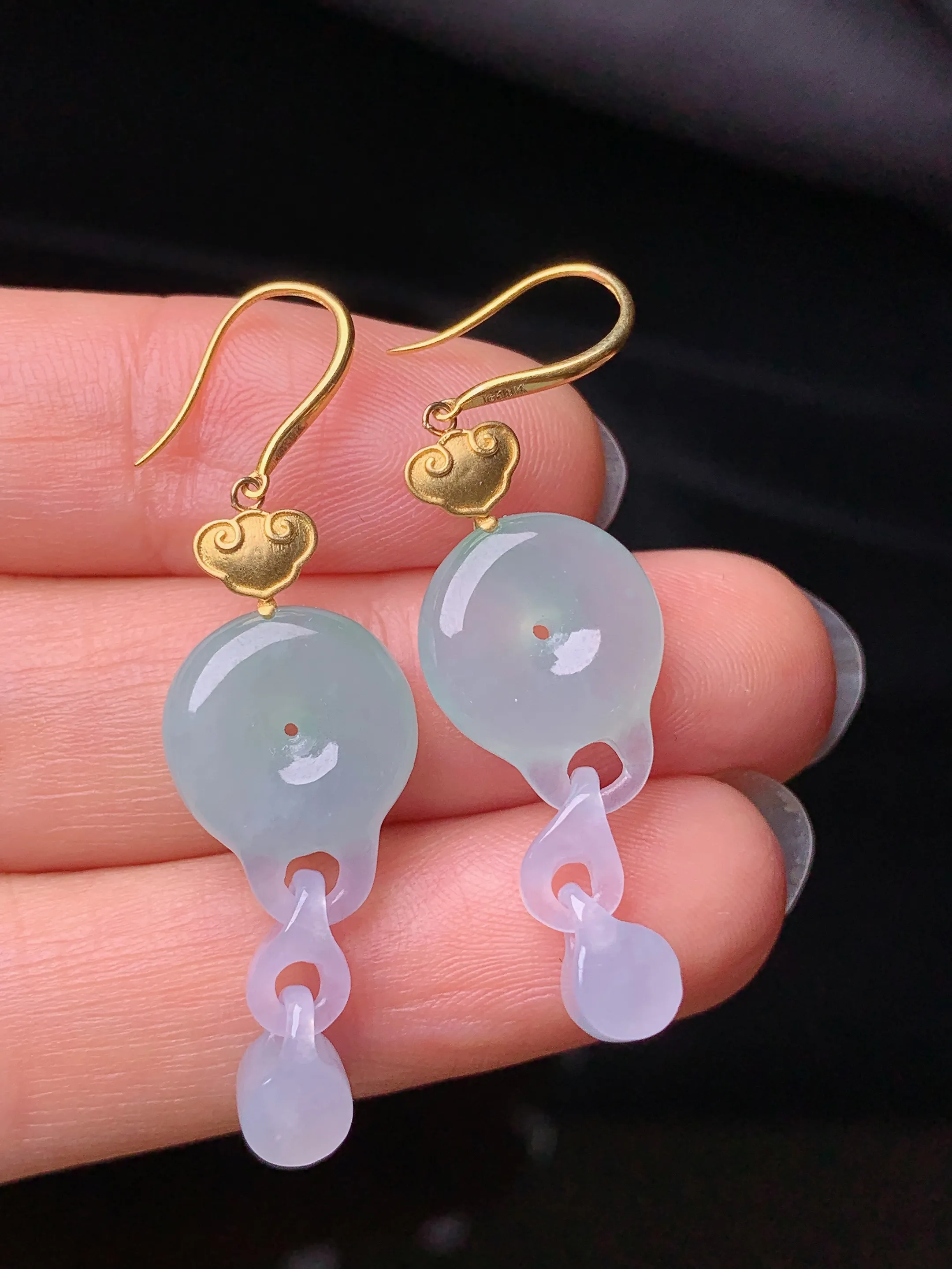 18k金镶嵌冰种仿古平安扣耳坠 玉质细腻 水润亮眼 整体尺寸43.2*11.8*4.2