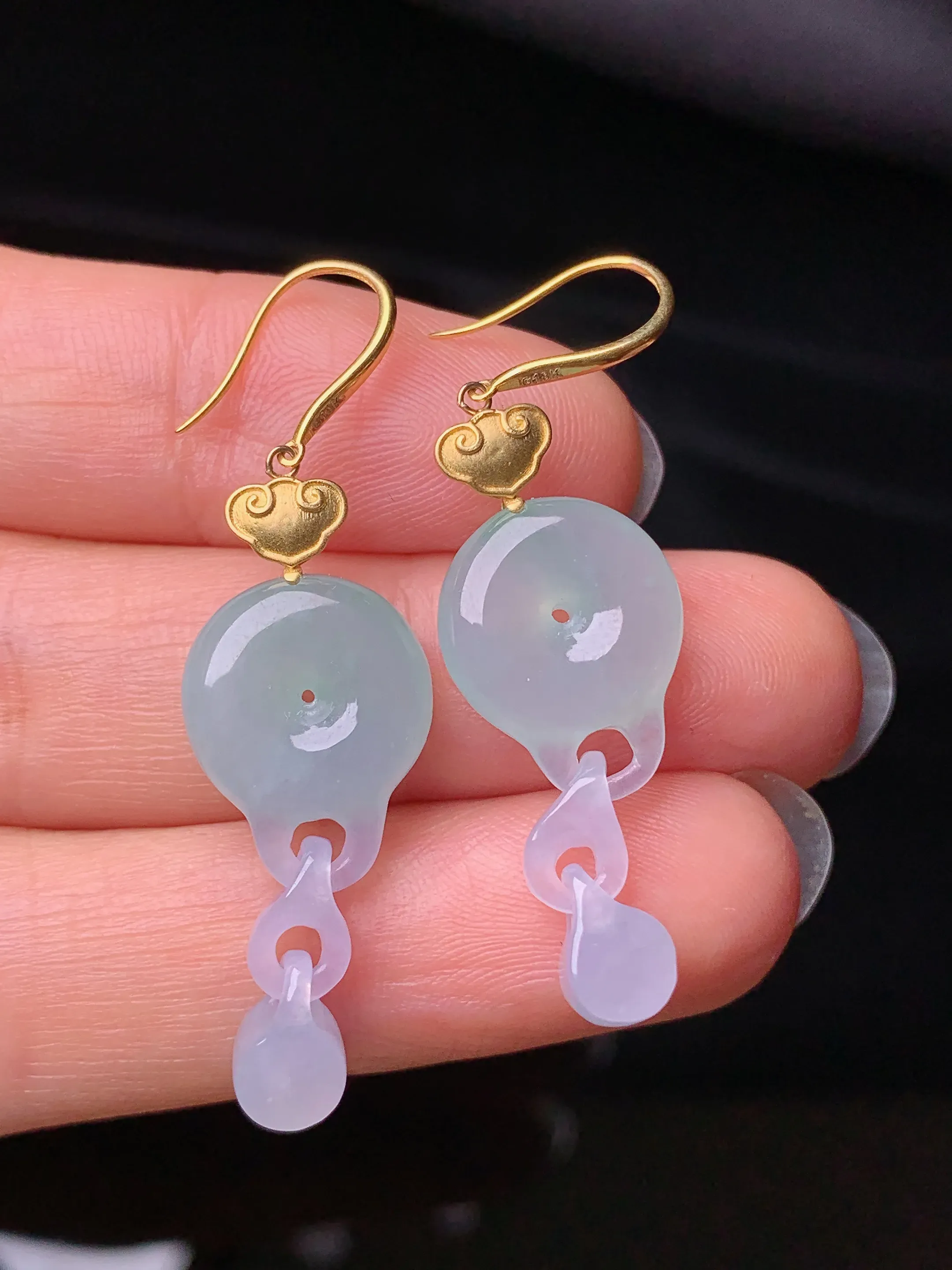 18k金镶嵌冰种仿古平安扣耳坠 玉质细腻 水润亮眼 整体尺寸43.2*11.8*4.2