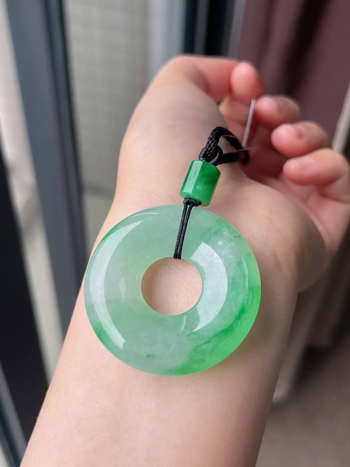 翡翠冰糯种飘绿平安扣