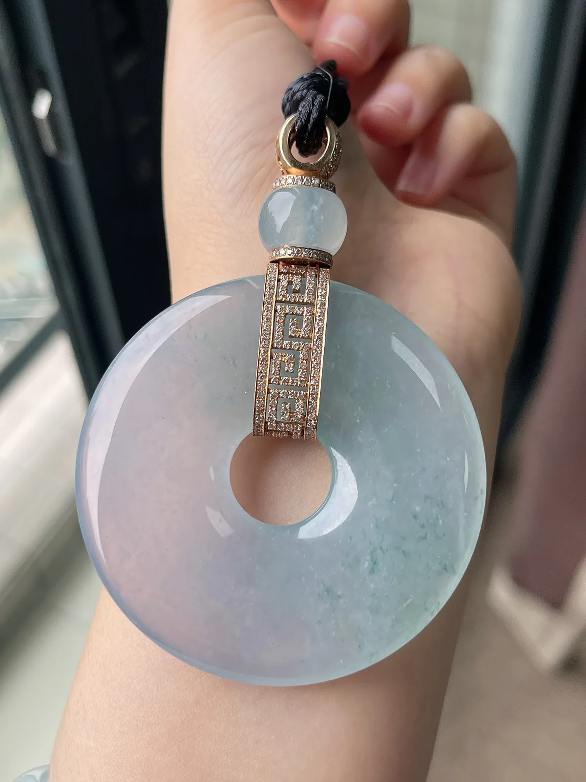 翡翠冰种春带彩平安扣，伴钻石