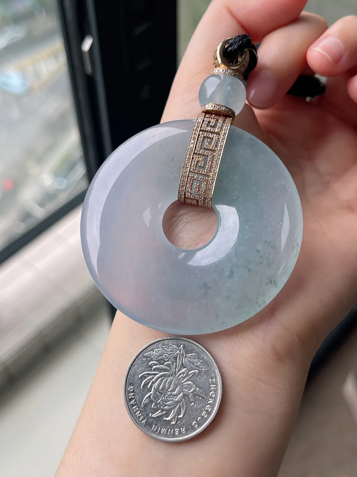 翡翠冰种春带彩平安扣，伴钻石