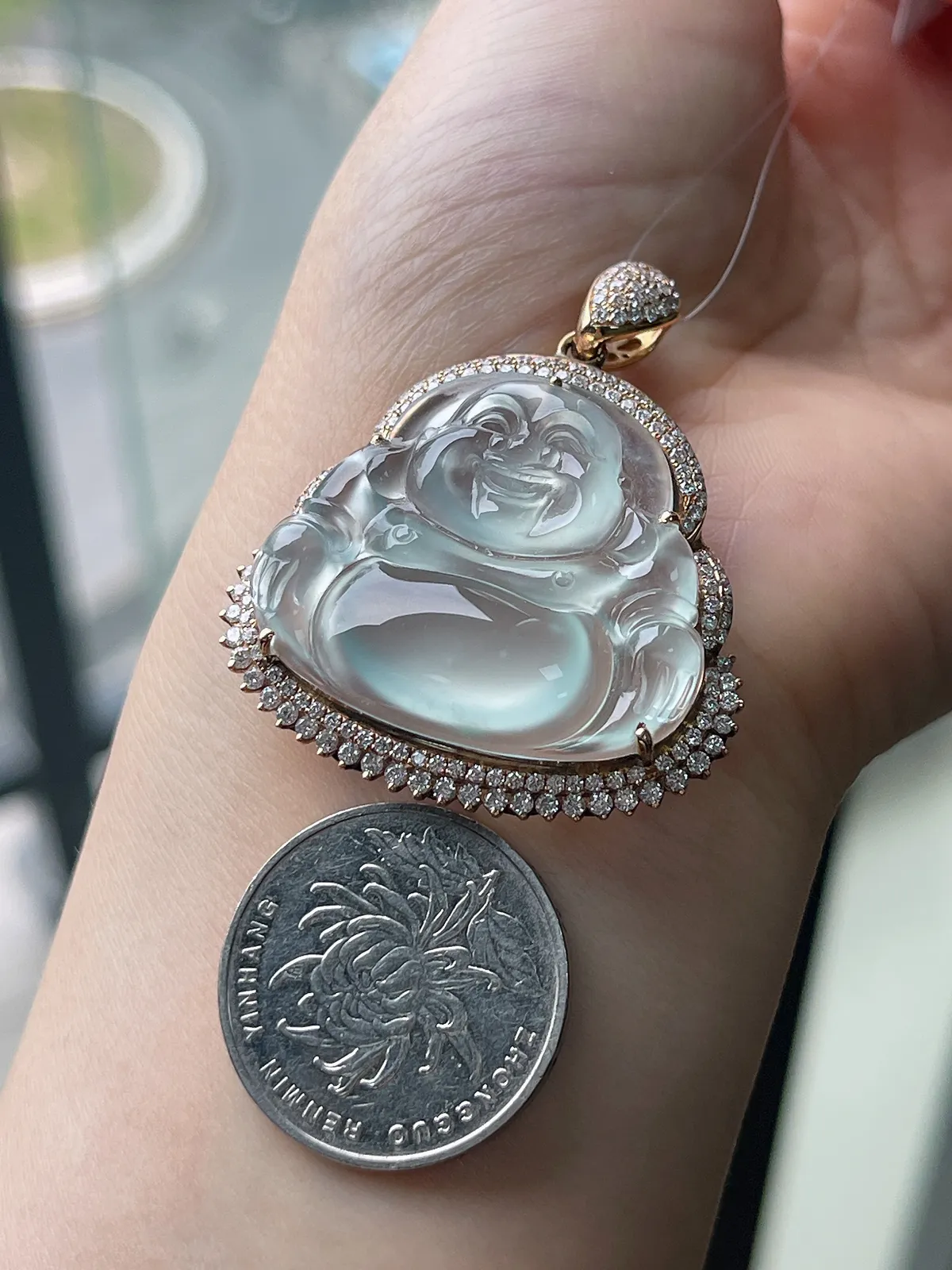 翡翠冰种白色佛公吊坠，印记：G18K,伴钻石