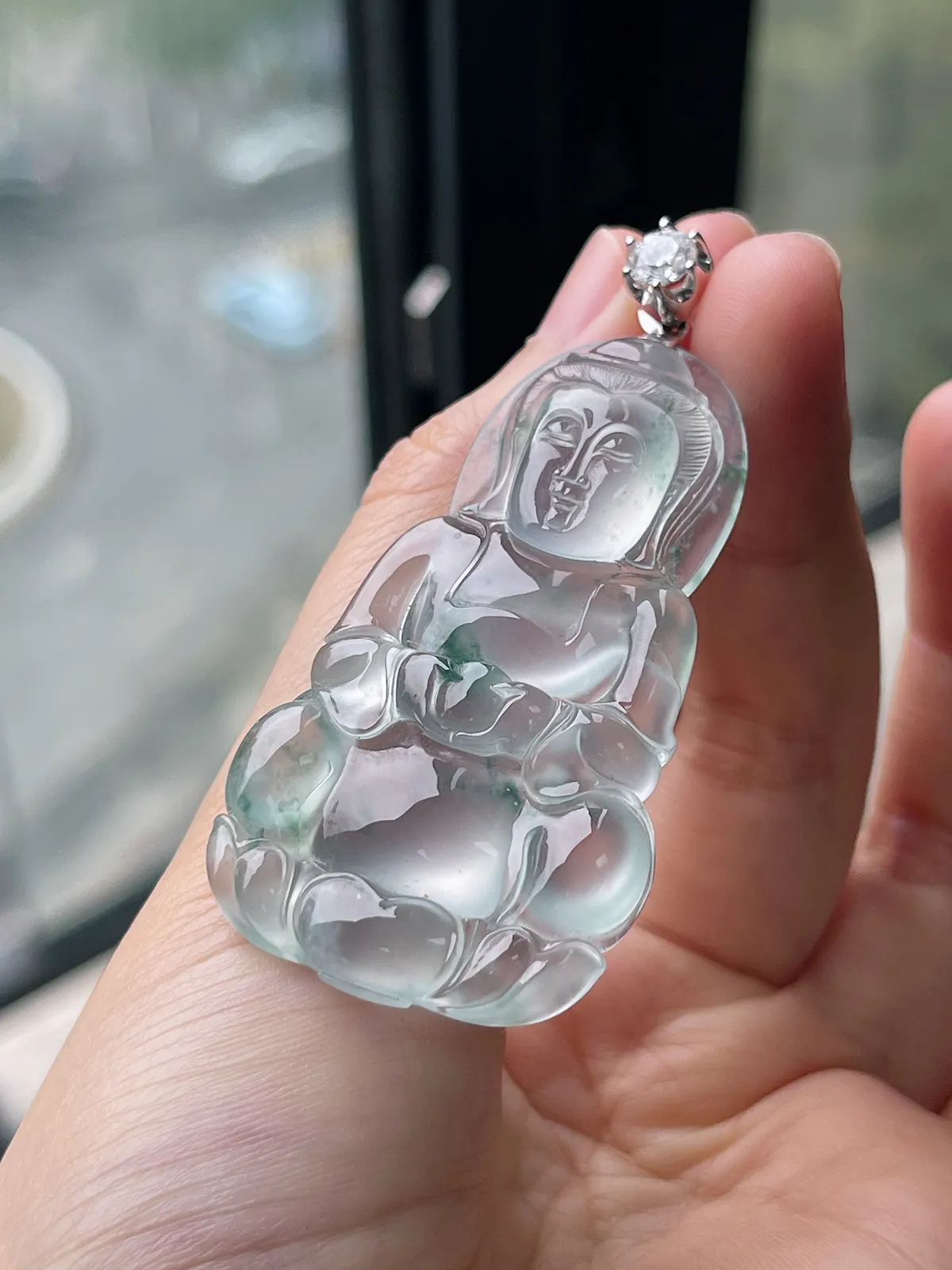 翡翠冰种白色观音吊坠，印记：Au750,伴钻石