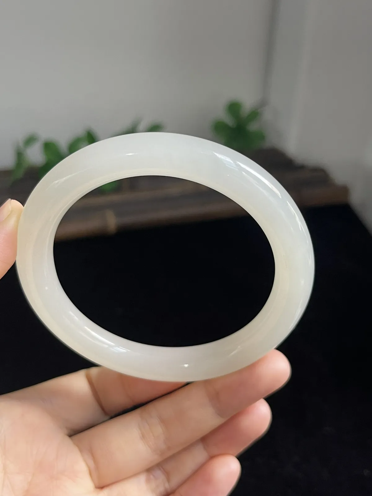 圆镯58.8圈口，和田玉手镯