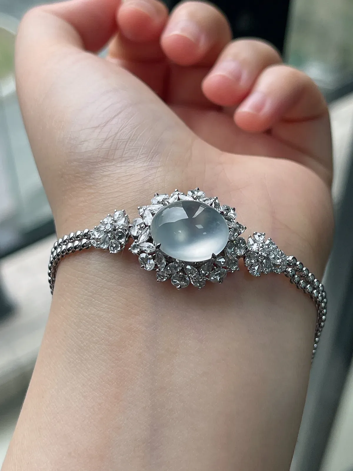 翡翠白冰手链，伴钻石