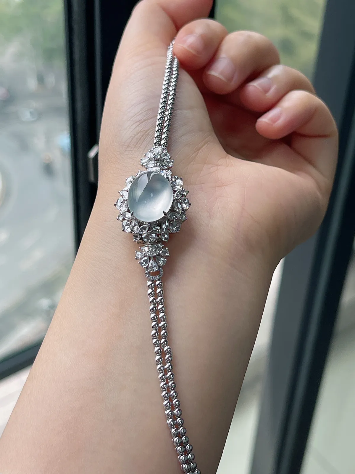 翡翠白冰手链，伴钻石