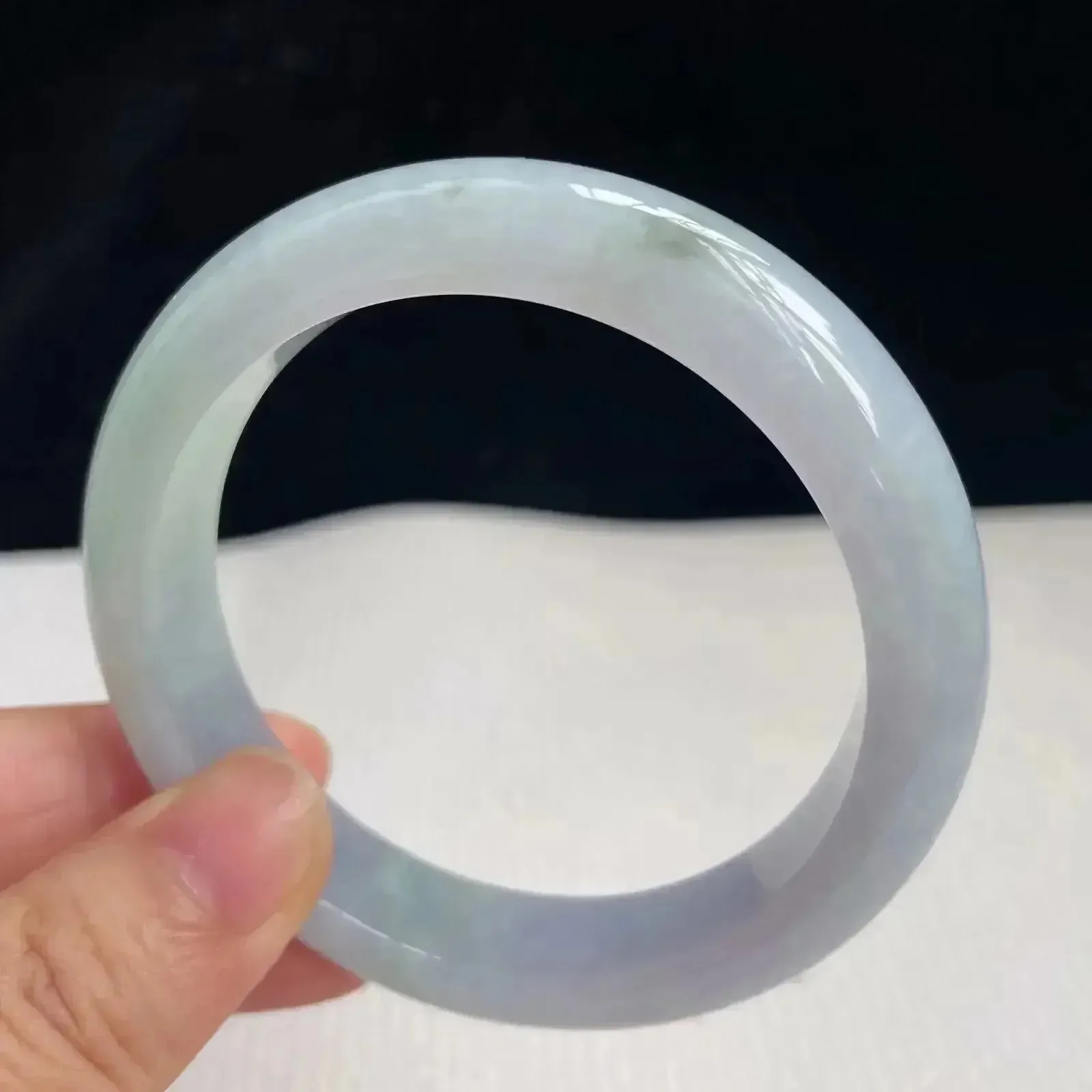 53.7mm自然光拍摄天然翡翠淡紫罗兰好种水正圈手镯 51.09克