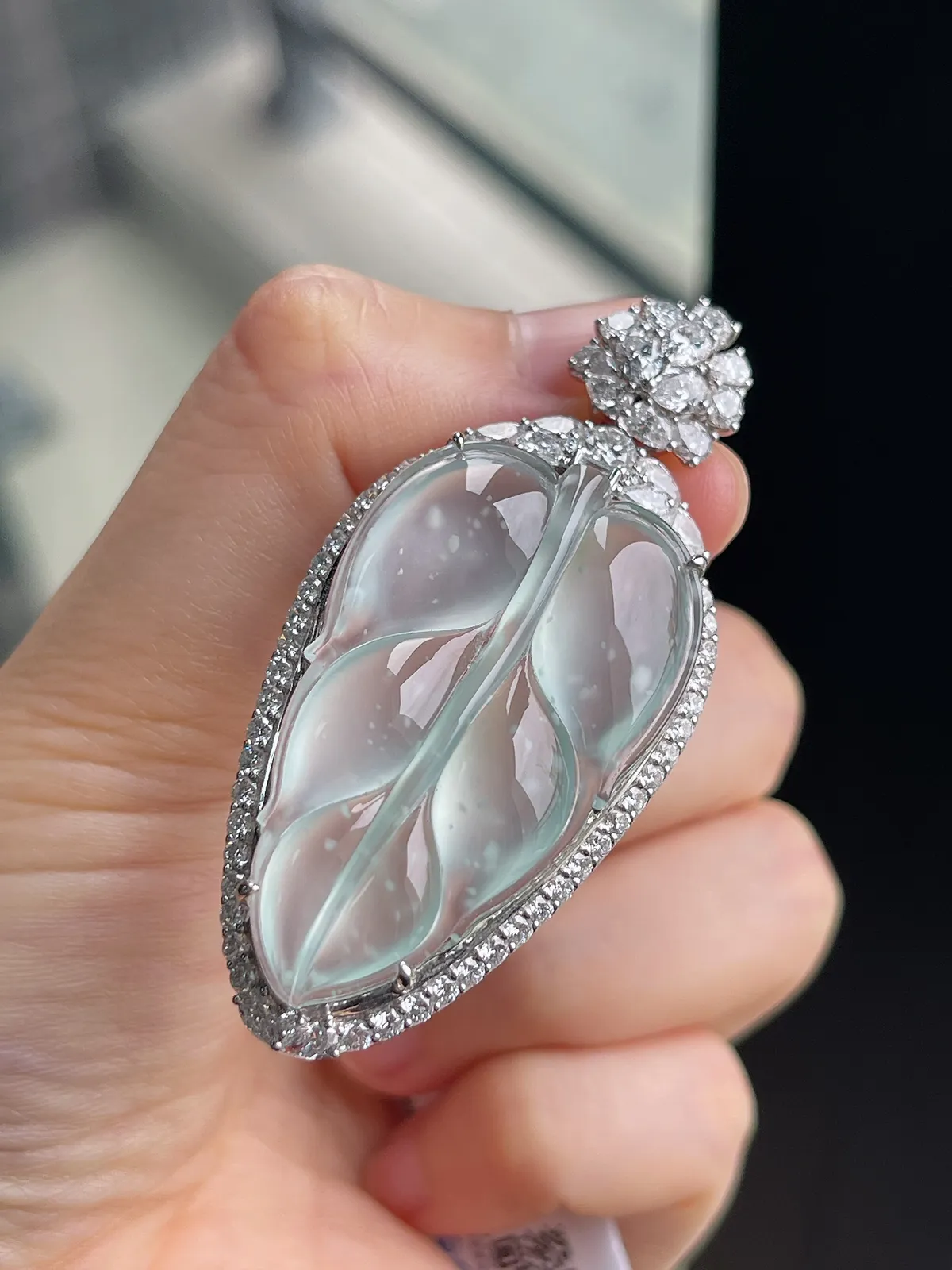 翡翠冰种白色叶子，印记：Au750