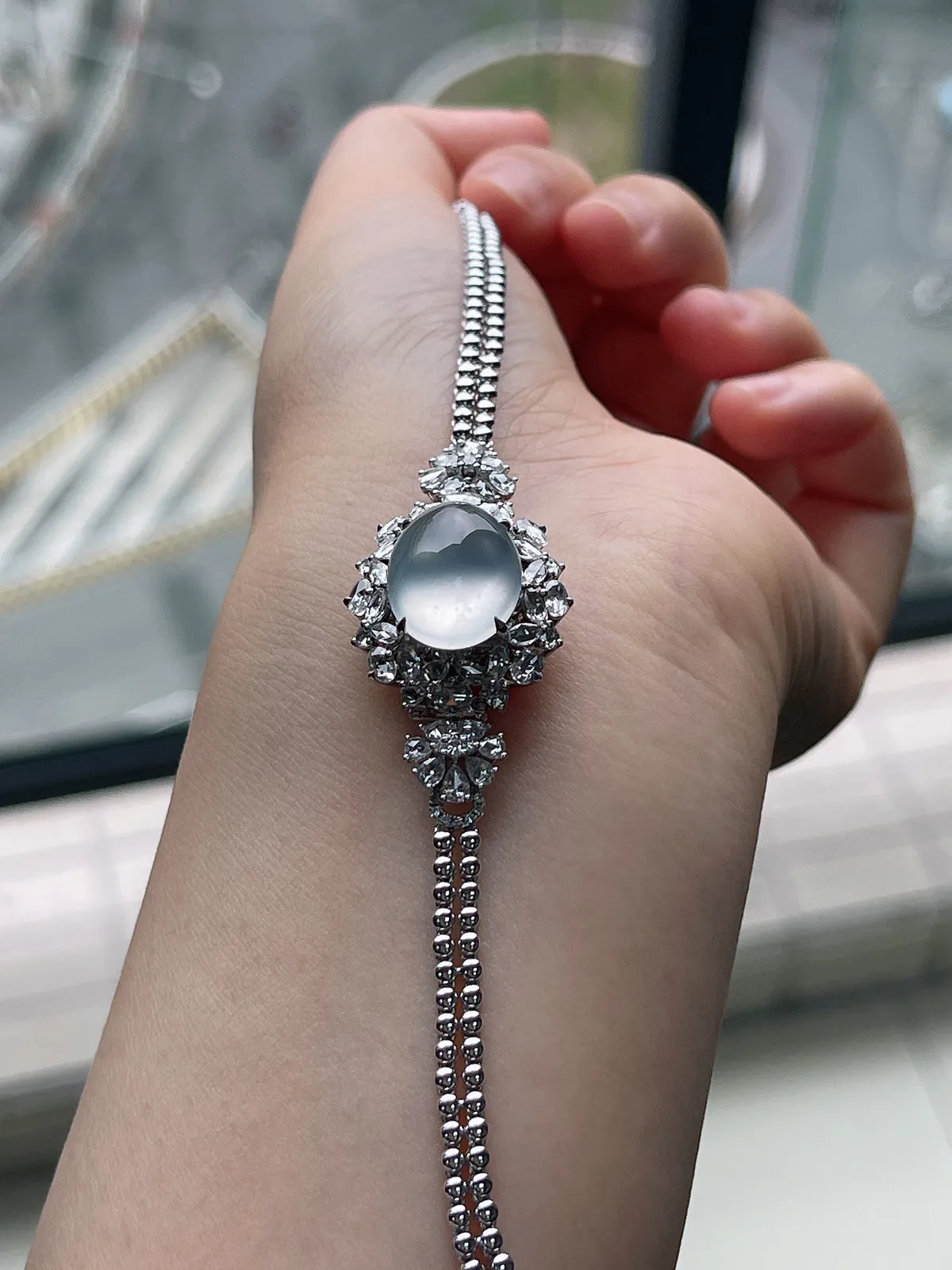 翡翠白冰手链，伴钻石