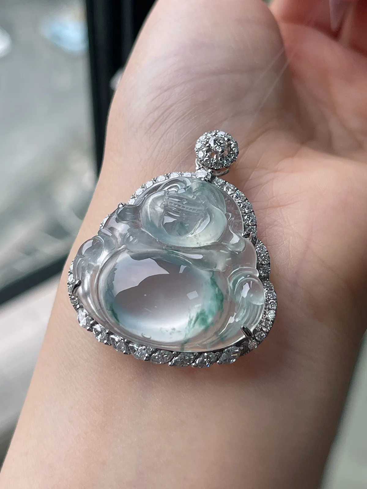 翡翠冰种白色飘花吊坠，印记：G750