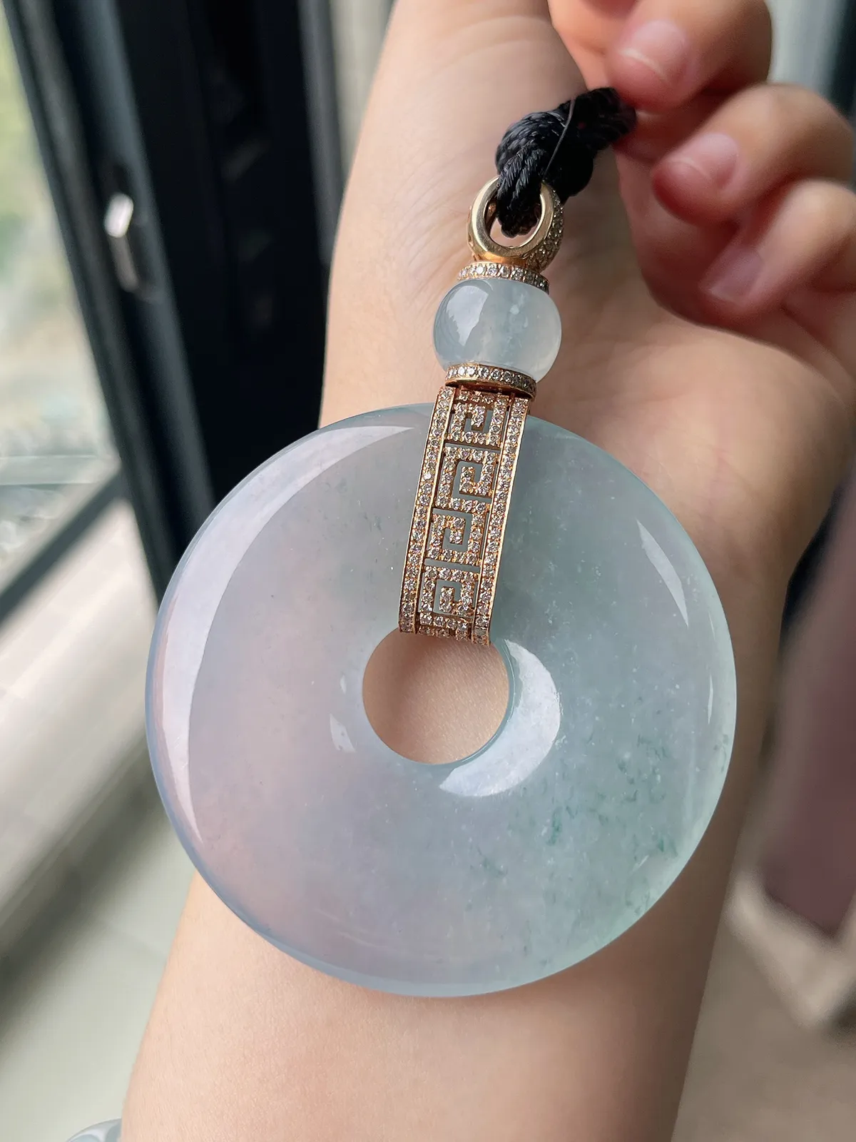 翡翠冰种春带彩平安扣，伴钻石