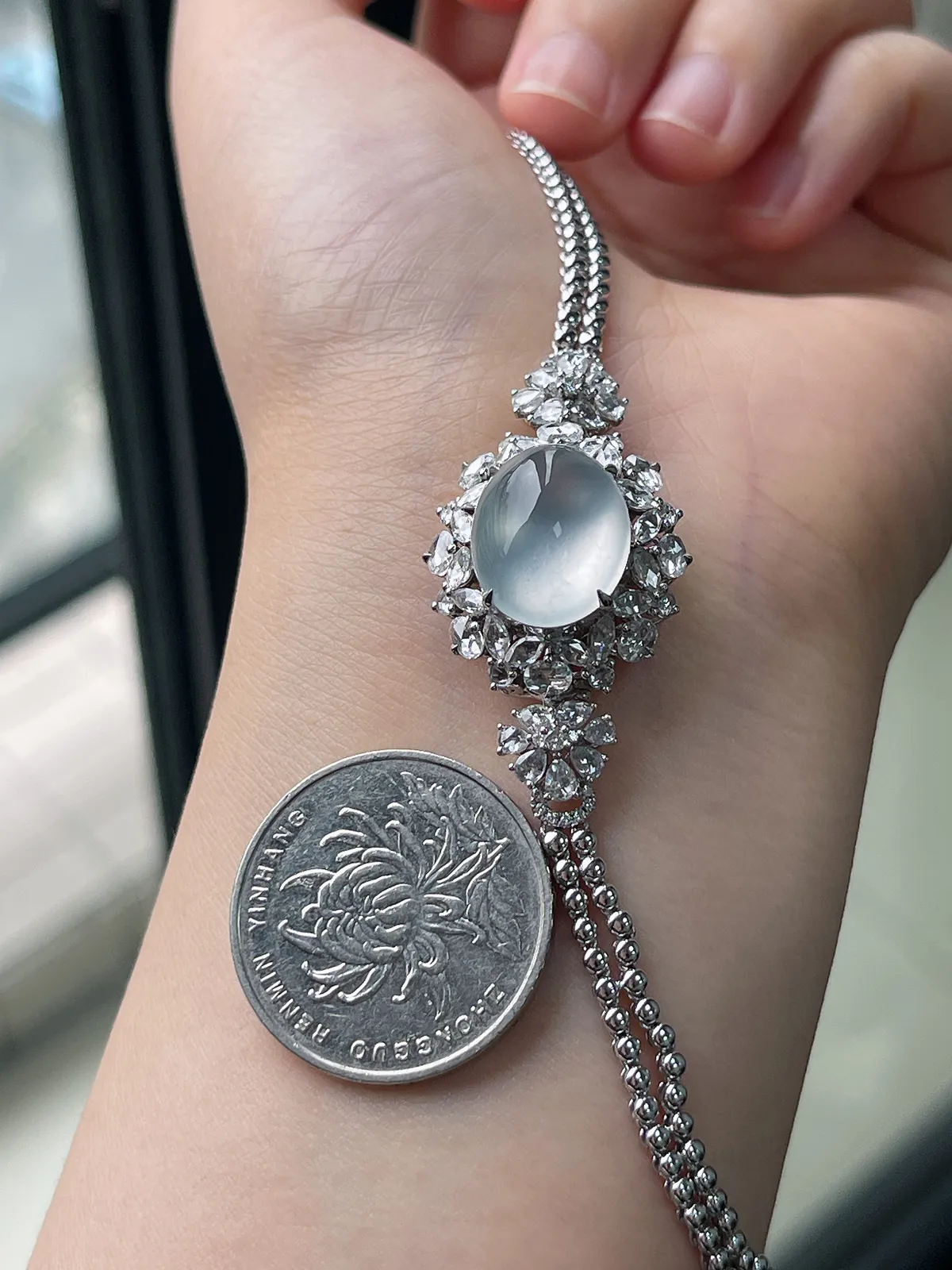 翡翠白冰手链，伴钻石