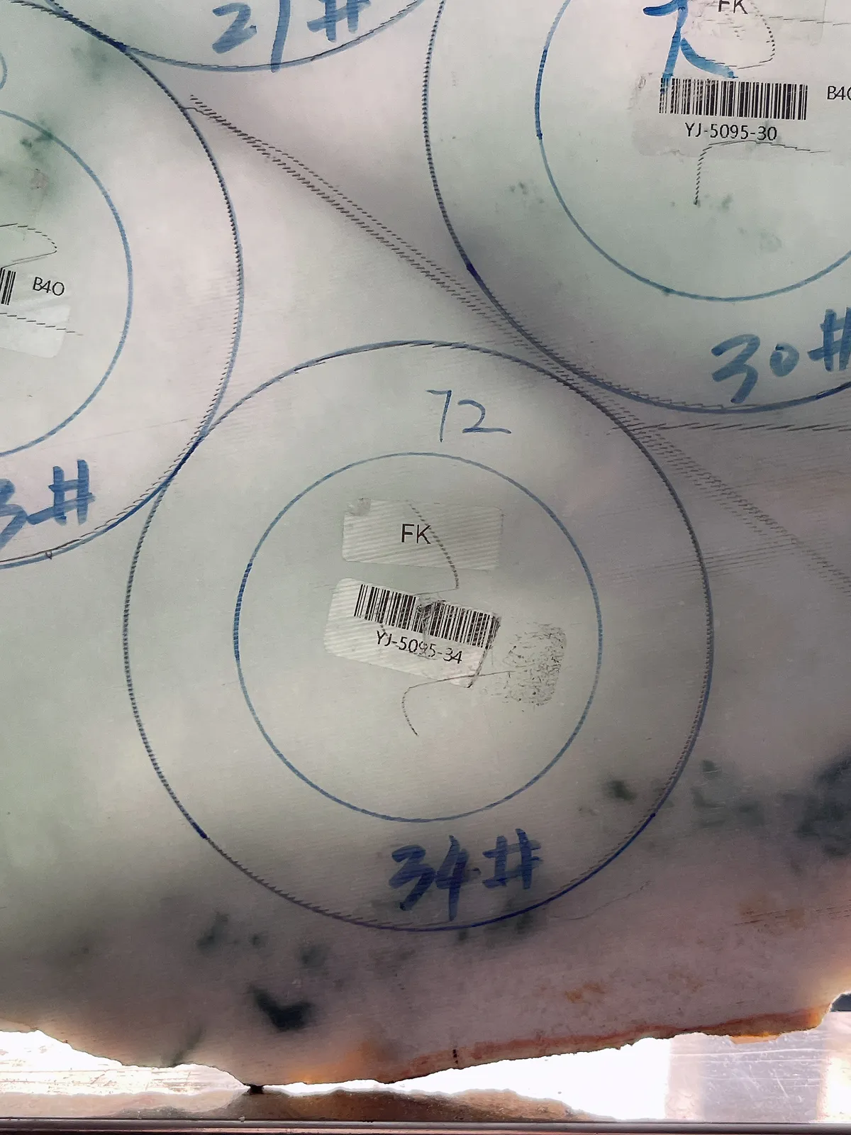 翡翠板料，⭕️正圈最大做56，圆条最大做52