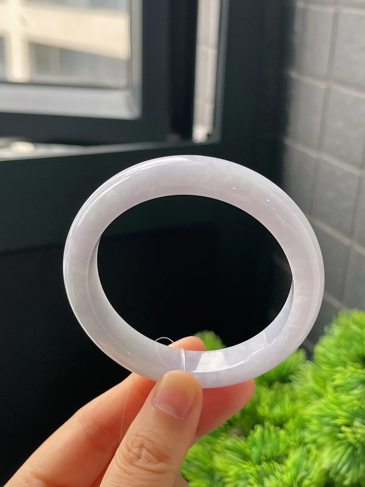 正圈54圈口，翡翠糯化种淡紫色手镯