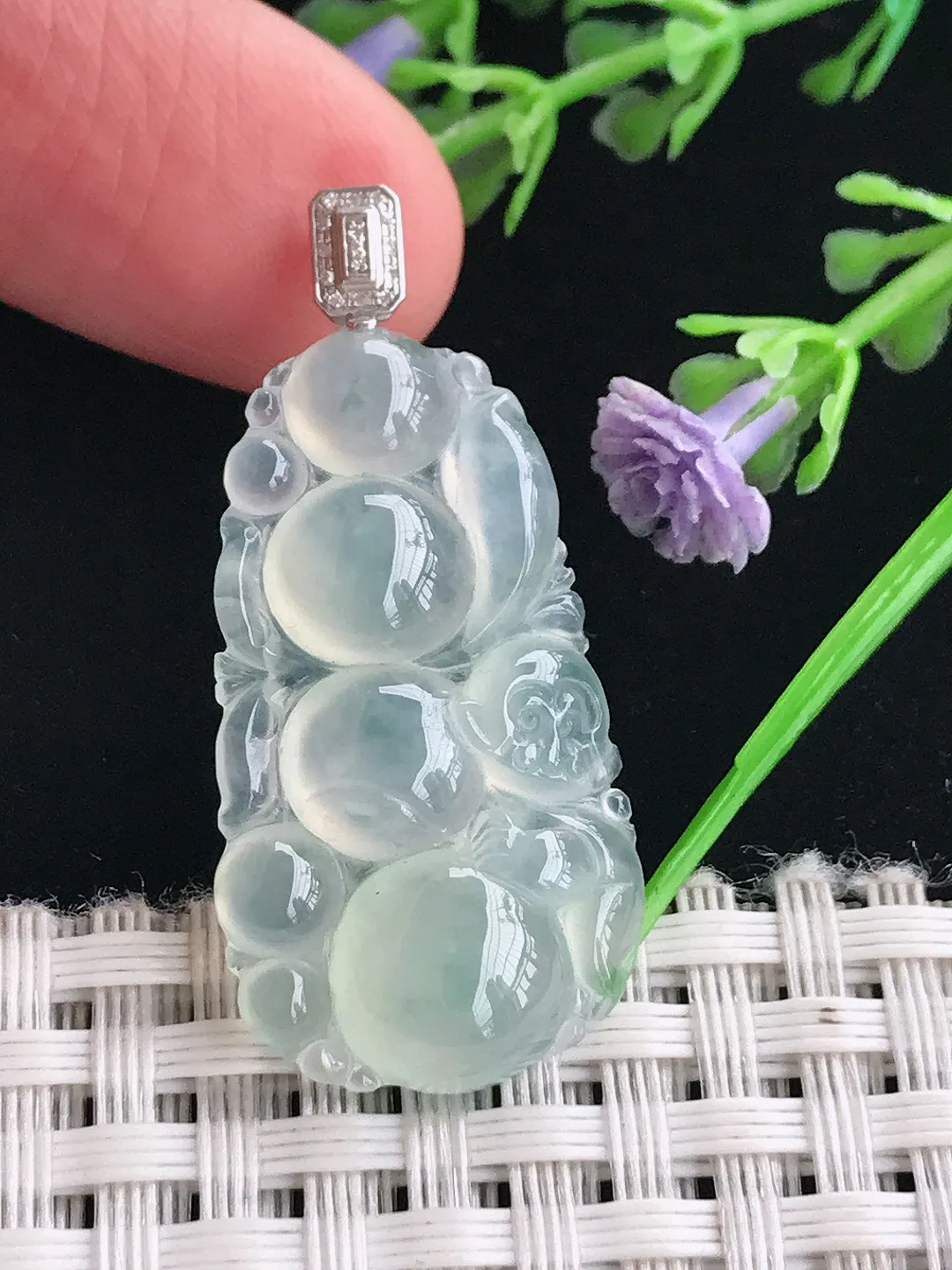 实拍A货翡翠31.5/17.8/4.8老坑18k金镶嵌冰种生肖猴吊坠翡翠挂件