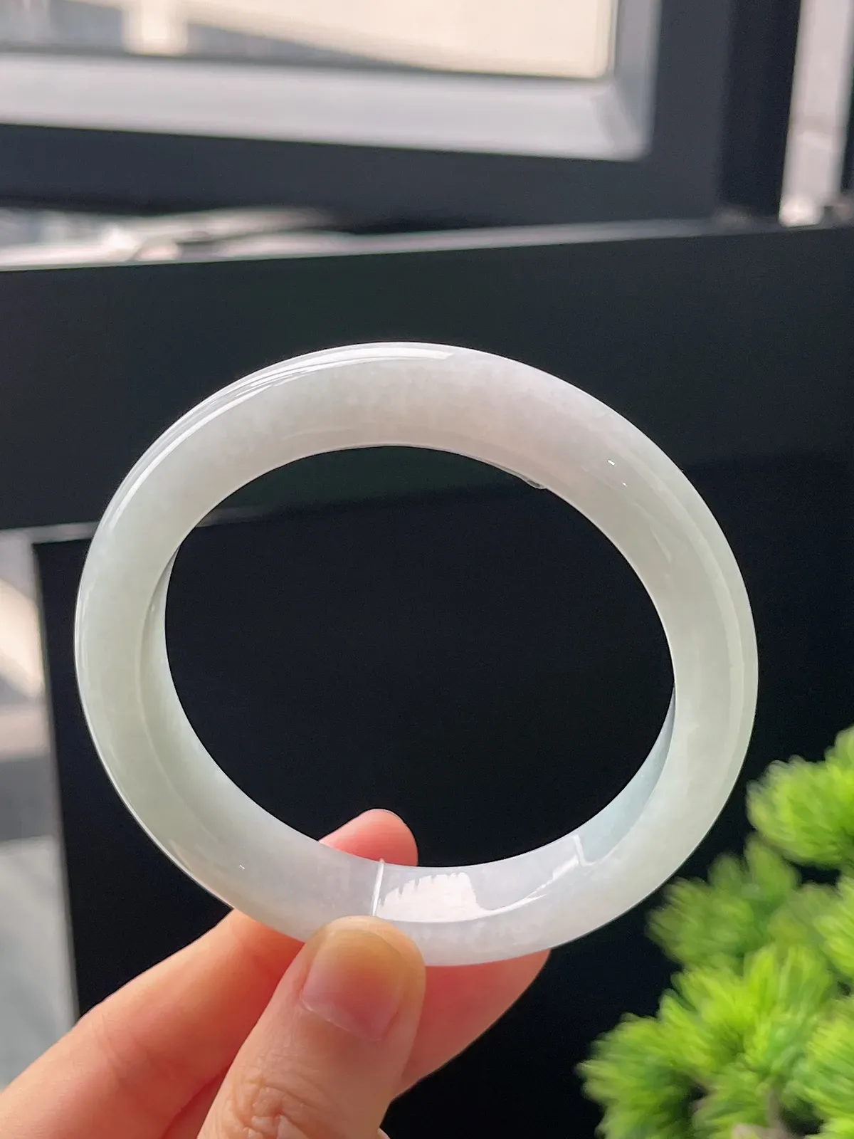 正圈56.5圈口，翡翠冰糯种白色手镯