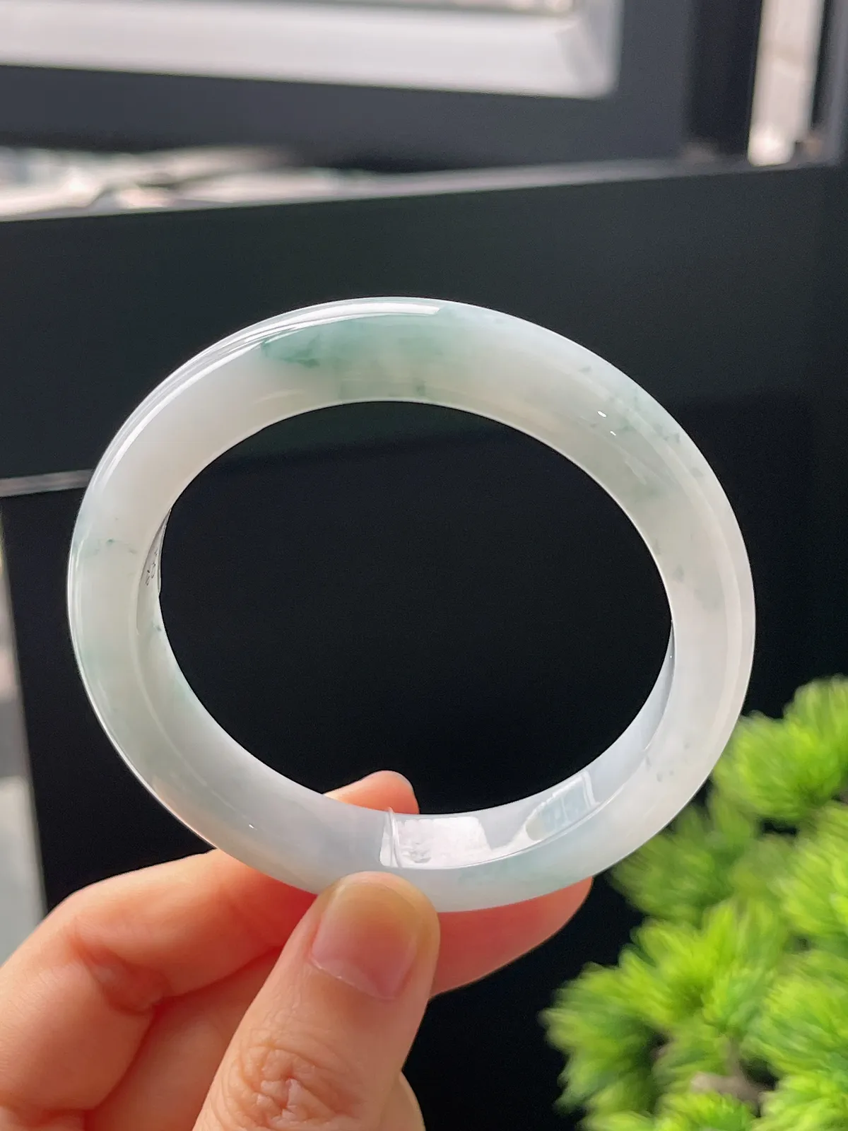 正圈54圈口，翡翠糯化蓝底飘花手镯