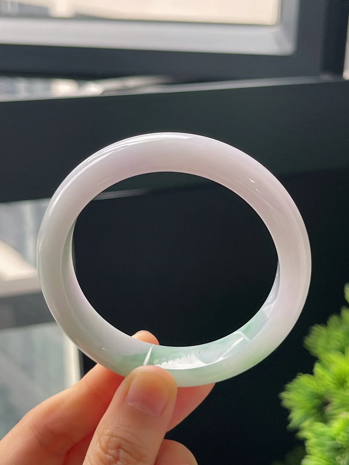 正圈55.7圈口，翡翠糯化种春带彩手镯