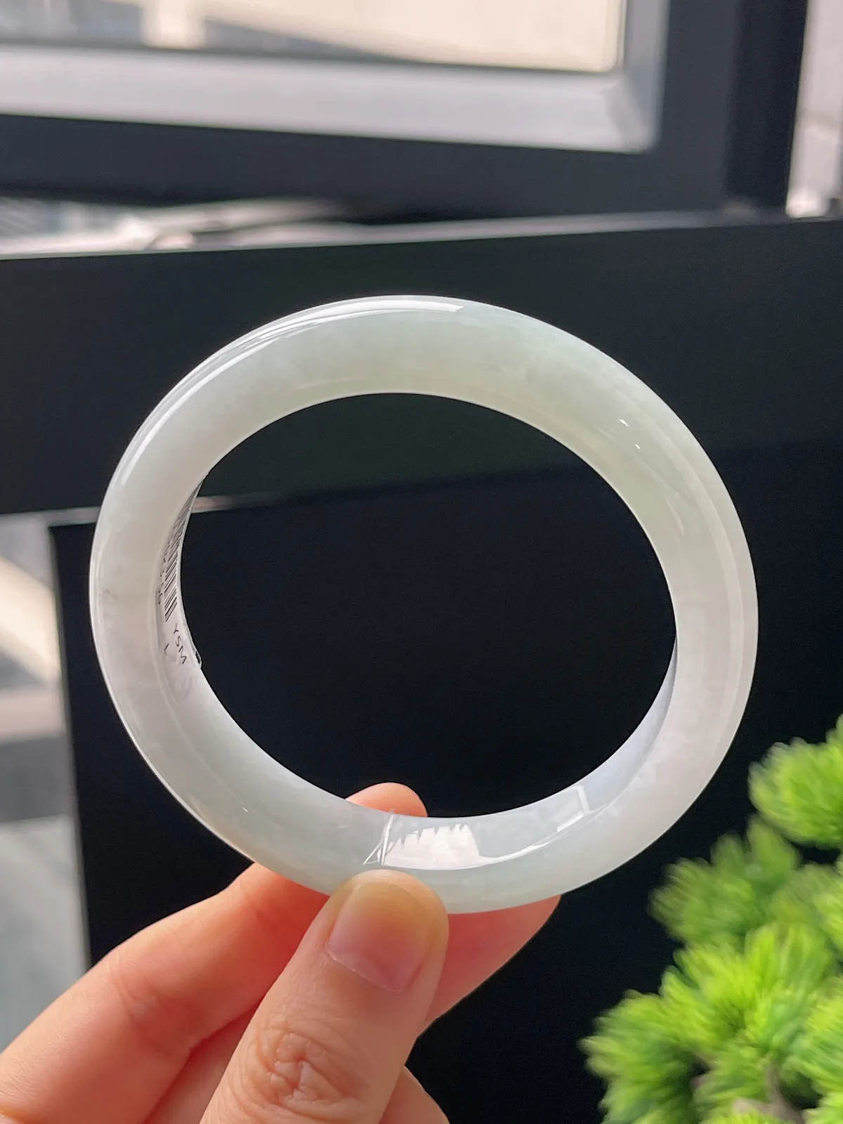 正圈56.5圈口，翡翠冰糯种白色手镯