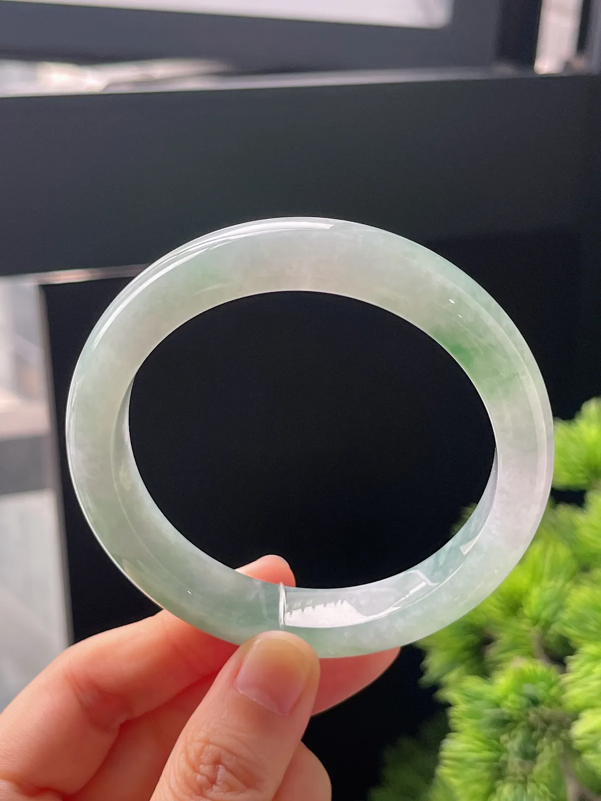 正圈58.3圈口，翡翠糯化种飘绿手镯