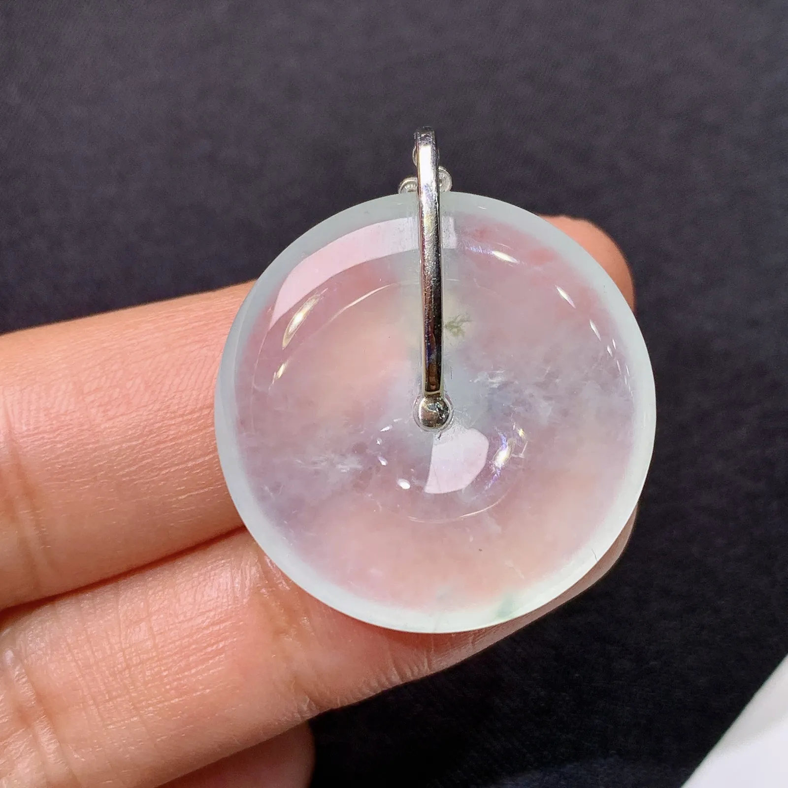 冰种平安扣吊坠，18k金镶嵌，冰冰润润，玉质细腻，种水足，001整体尺寸29.5*25.9*5.4