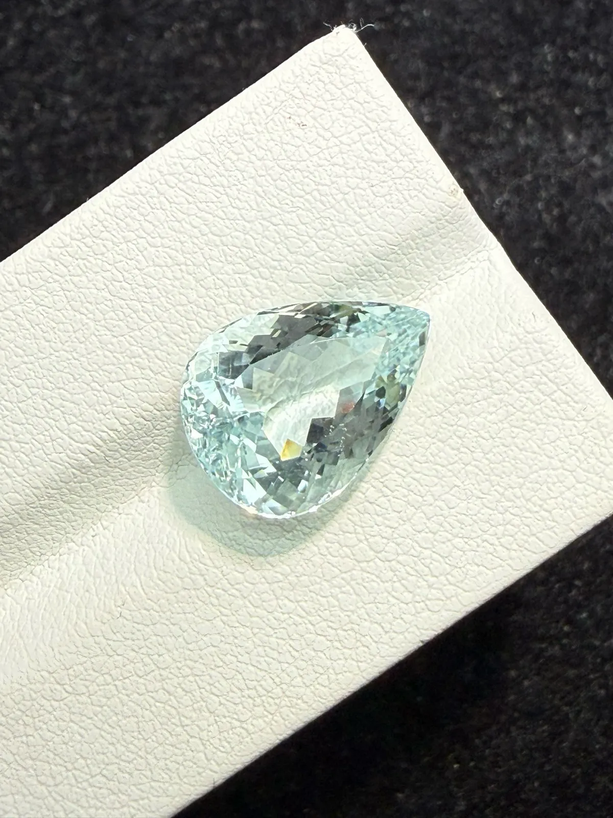 6.465克拉天然海蓝宝戒面裸石，颜色超美，火彩超好，尺寸：14.6*10.6*7.6mm