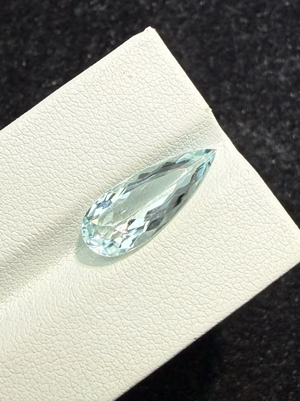 2.545克拉天然海蓝宝戒面裸石，颜色超美，火彩超好，尺寸：17.7*6.8*3.8mm